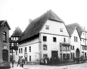 Die Kreuzung Lange Straße/Steege. Aufnahme von 1900.