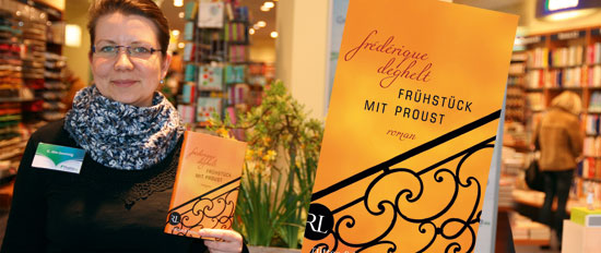 buchtippweb Frédérique Deghelt: Frühstück mit Proust. Eine Leseempfehlung von Corinna Abe-Jauernik, Buchhandlung Thalia