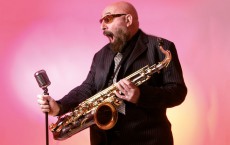 Seit fast 40 Jahren steht der Name Supercharge für einzigartigen Rhythm and Blues, Swing und Good-Time Rock and Roll.