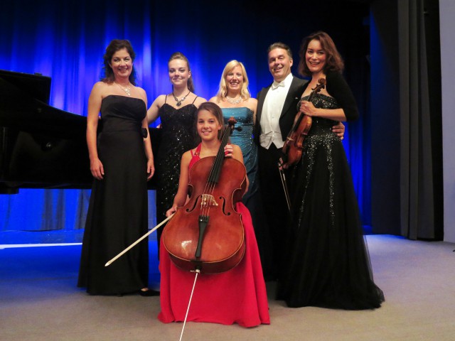Familie Lex, Christiane Linke und Naomi Binder (foto: gabe)