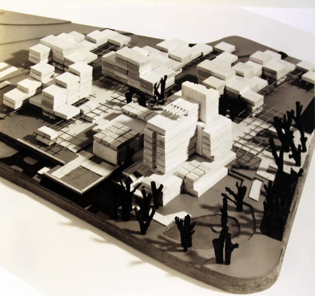 Stadtgeschichte: Modell vom Rathausneubau