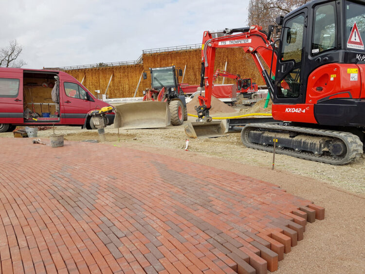 Baustelle am Roten Platz vor dem Kurgastzentrum