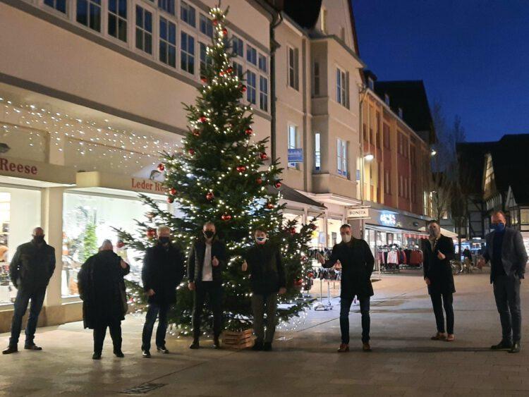 Anschalten der Weihnachtsbeleuchtung