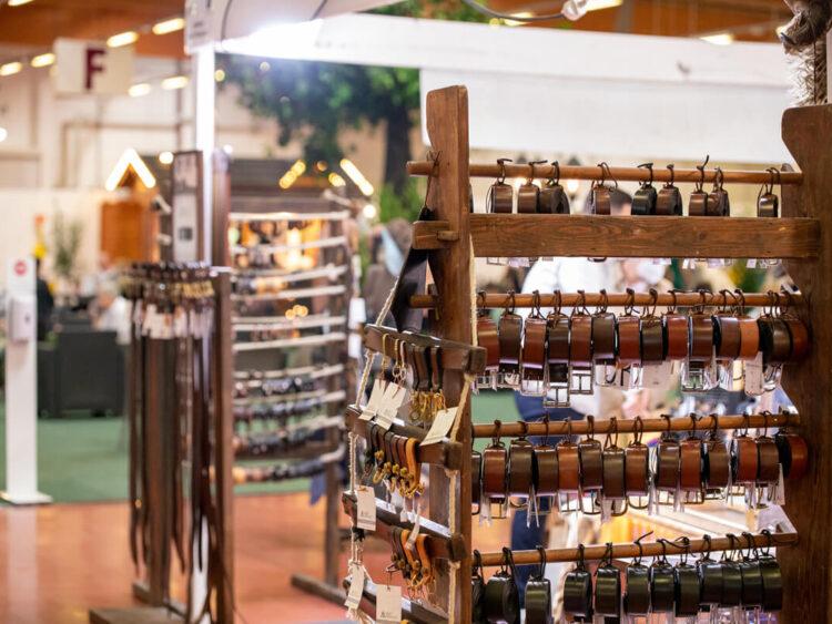 Lederwaren auf der Shopping HOCH2 in Bad Salzuflen