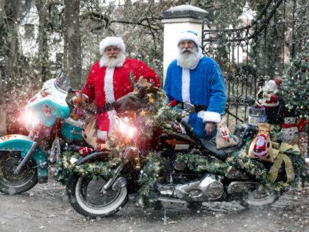 Die Harley Weihnachtsmänner beim Swingle Bells in Schötmar