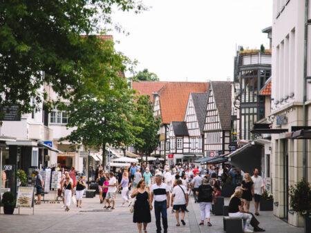 Belebte Innenstadt von Bad Salzuflen