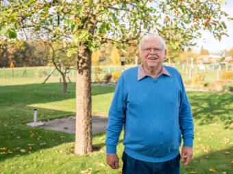 Foto von Fritz Gast in seinem Garten