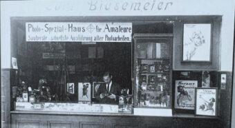 Carl Biesemeiers Fotoladen in der Wandelhalle, 1922