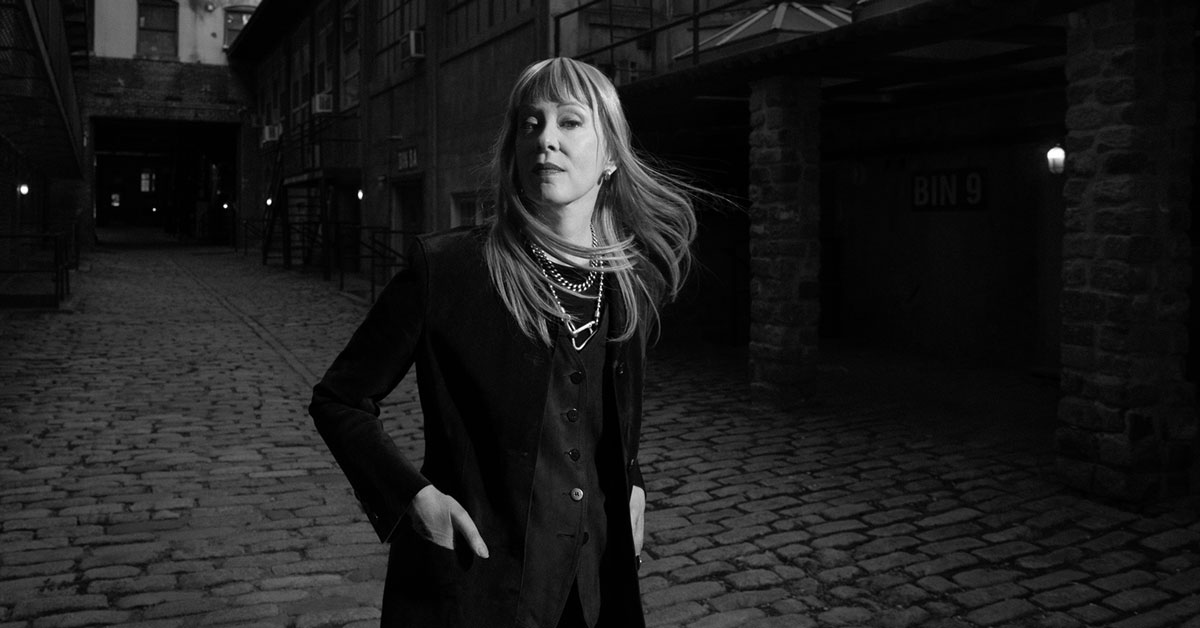 Suzanne Vega - Flying With Angels