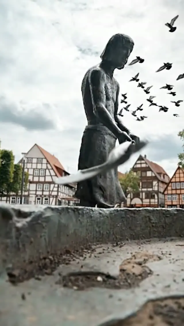 Bad Salzuflen – wenn man genau hinschaut!⁠ Entdeckt mit Künstl(er)i(s)cher Intelligenz.⁠
⁠
#badsalzuflen #kurstadt #meineheimat #altstadt #badsalzuflenmeinestadt❤️