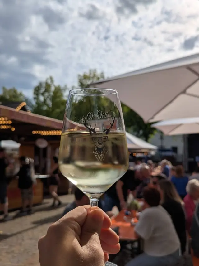 Auftakt des Weinfests auf dem Salzhof. 🍷

#badsalzuflen #badsalzuflenmeinestadt❤️ #weinfest #salzhof