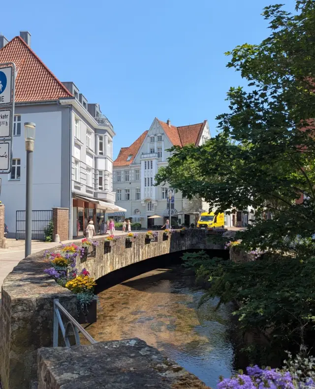 Postkartenmotiv? Nein, Donnerstag in der Innenstadt. 😉⁠
⁠
#badsalzuflen #kurstadt #badsalzuflenmeinestadt❤️ #meinestadt #postkarte